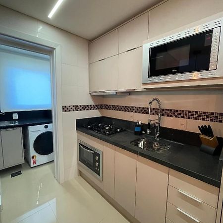 גראמדו Apartamento Espetacular, 2 Suites, A 30M Da Rua Coberta מראה חיצוני תמונה