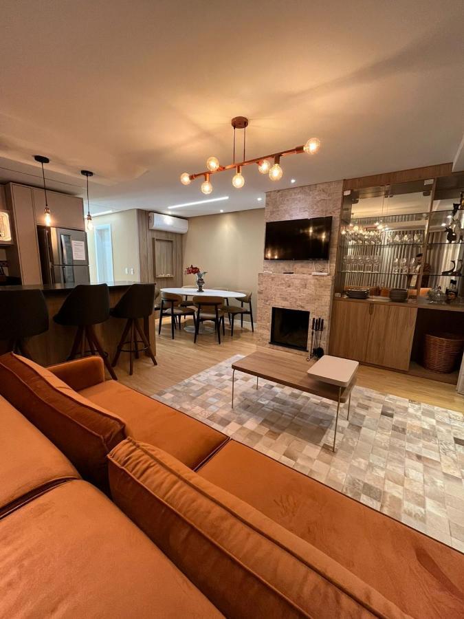 גראמדו Apartamento Espetacular, 2 Suites, A 30M Da Rua Coberta מראה חיצוני תמונה