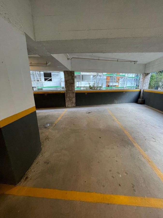 גראמדו Apartamento Espetacular, 2 Suites, A 30M Da Rua Coberta מראה חיצוני תמונה