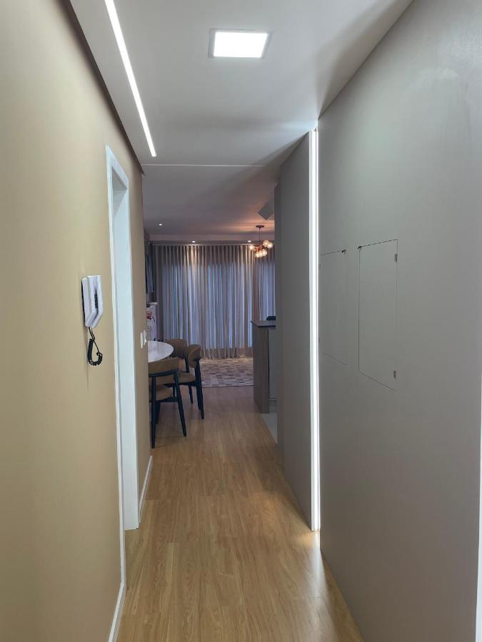גראמדו Apartamento Espetacular, 2 Suites, A 30M Da Rua Coberta מראה חיצוני תמונה