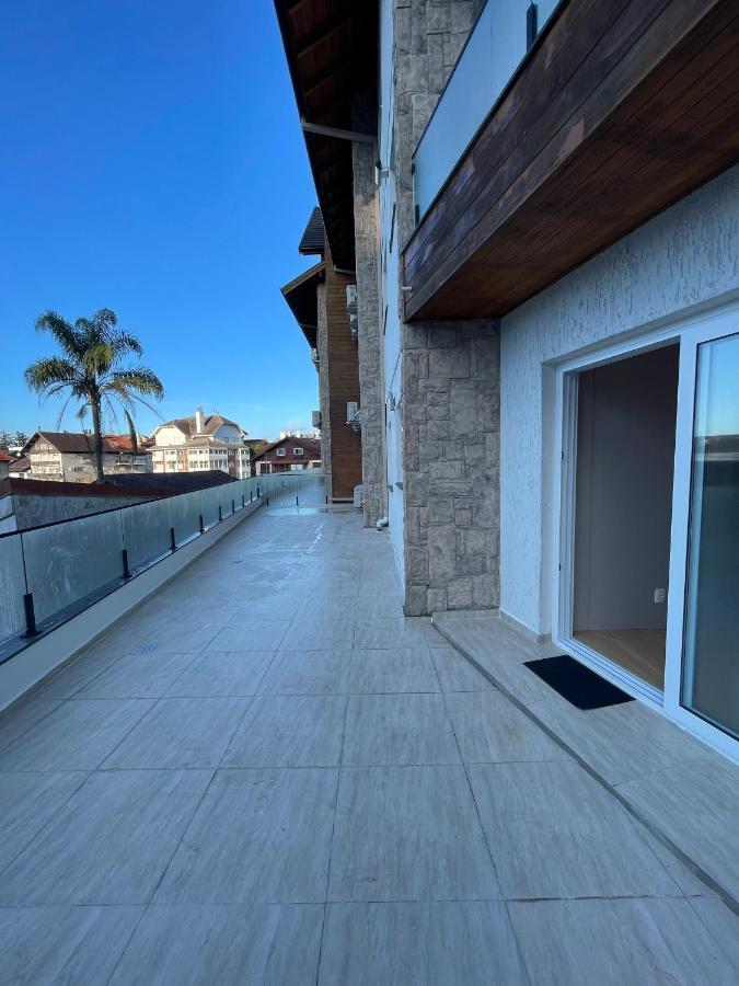 גראמדו Apartamento Espetacular, 2 Suites, A 30M Da Rua Coberta מראה חיצוני תמונה