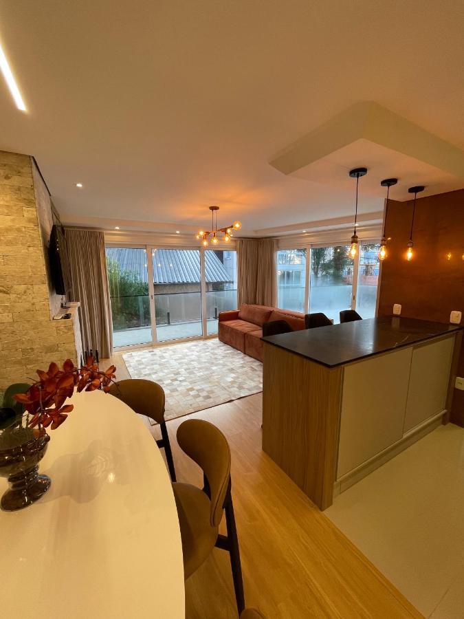 גראמדו Apartamento Espetacular, 2 Suites, A 30M Da Rua Coberta מראה חיצוני תמונה