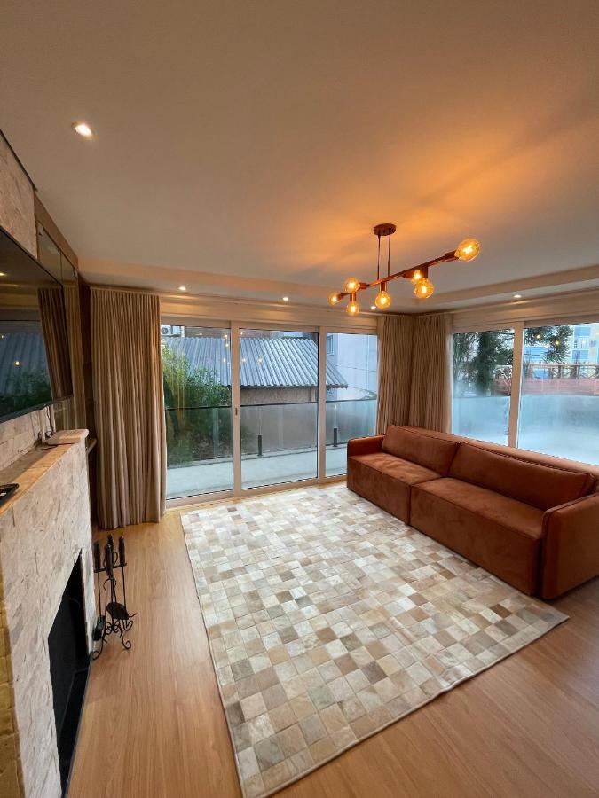 גראמדו Apartamento Espetacular, 2 Suites, A 30M Da Rua Coberta מראה חיצוני תמונה