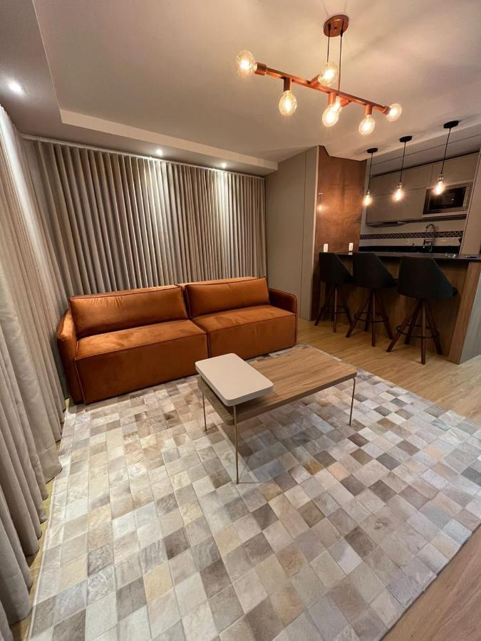 גראמדו Apartamento Espetacular, 2 Suites, A 30M Da Rua Coberta מראה חיצוני תמונה