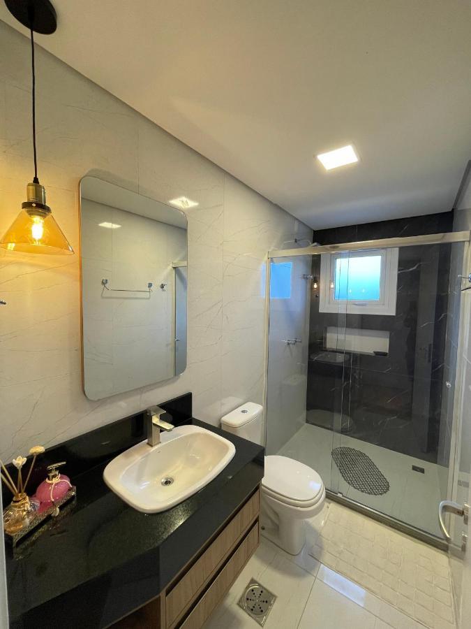 גראמדו Apartamento Espetacular, 2 Suites, A 30M Da Rua Coberta מראה חיצוני תמונה