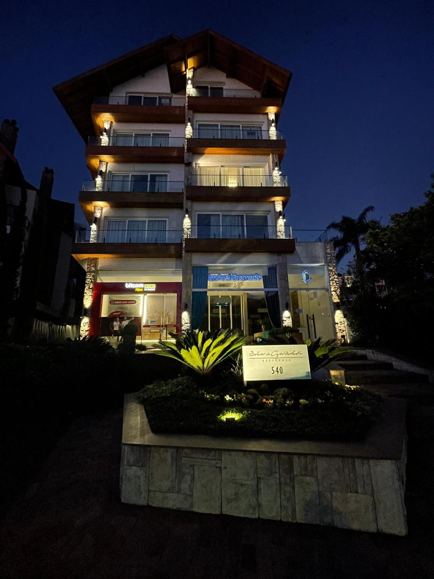 גראמדו Apartamento Espetacular, 2 Suites, A 30M Da Rua Coberta מראה חיצוני תמונה